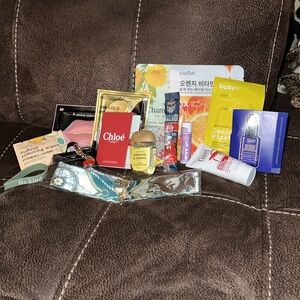 Women's Skincare Set - Gold and Red